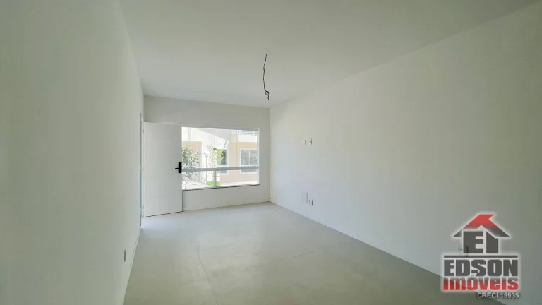Imagem À venda casa em condomínio com 3 quartos, sendo 1 suíte e 2 demi-suíte