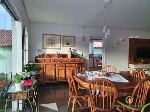 Imagem Casa com 3 suítes, piscina! Próximo ao Shopping Granja Viana