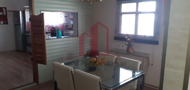 Imagem Impecável casa à venda no Centro de Franco da Rocha-SP: 2 quartos, 1 suíte, 3 salas, 2 banheiros, 2 vagas, 238 m².