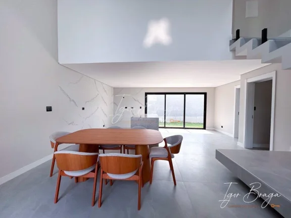 Imagem Casa Alto Padrão em Condomínio fechado a venda