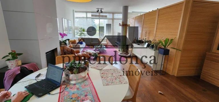 Imagem Ótimo apartamento a venda na Rua Oscar Freire com 158m², 3 quartos e 3 vagas.