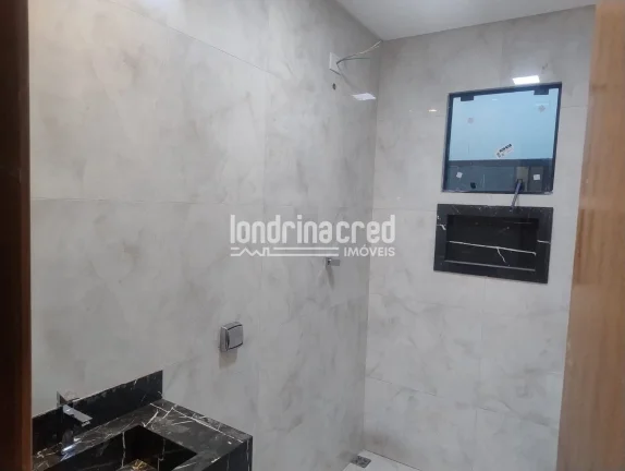 Imagem Casa no Jardim Mônaco em Arapongas, 3 dormitórios (1 suíte), sala, cozinha, banheiro social, 2 vagas de garagem e 88m² de área útil