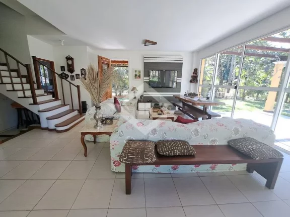 Imagem Casa Triplex Colonial - 4 suítes- 300m² - Vargem Grande