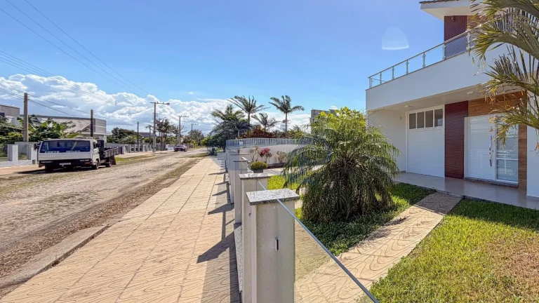 Imagem Casa a venda com 3 dormitorios na Bela Torres em Passo de Torres/SC