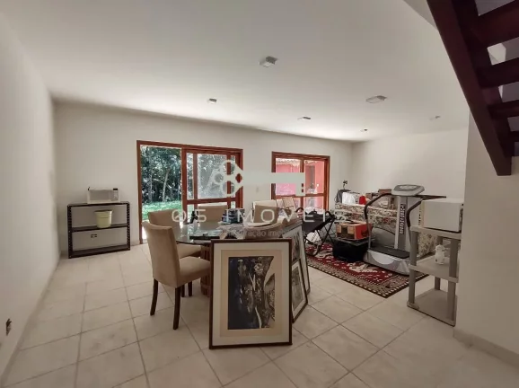 Imagem Casa de Alto Padrão à Venda em Granja Viana - Condomínio Exclusivo (muito!)