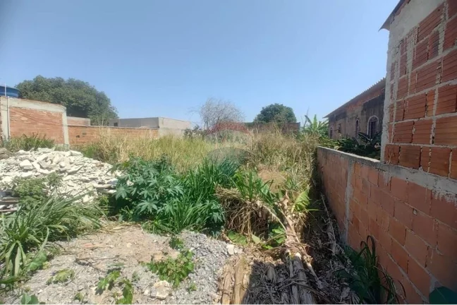 Imagem Excelente Terreno à Venda - Loteamento Manu Manuela, Maricá/RJ