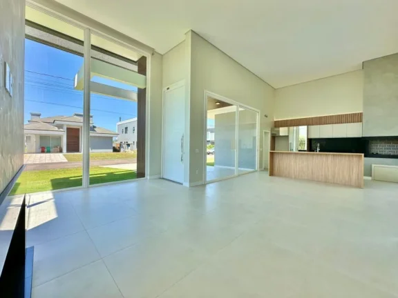Imagem Casa 4 Dormitórios - Bairro Capão Novo
