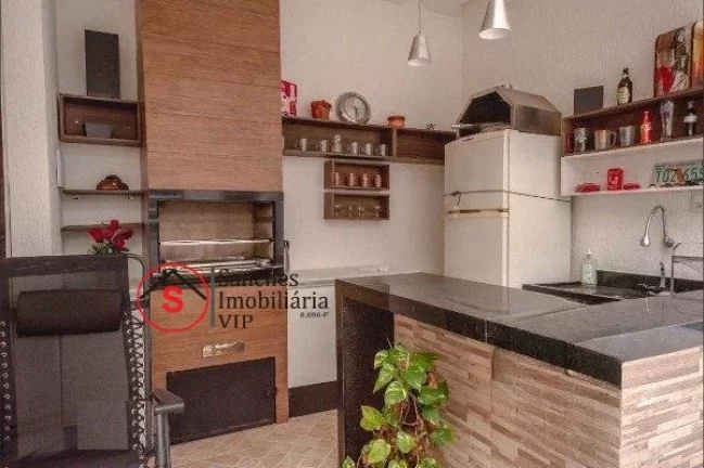 Imagem Sobrado lindo Vila Bertioga, parte interna toda reformada, casa aconchegante com 3 quartos sendo 1 suite, todos com ar condicionado, sala ampla, cozi