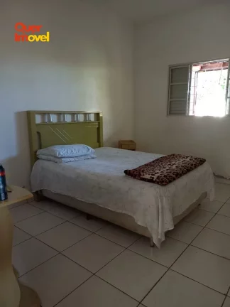Imagem Imperdível oportunidade de casa à venda em Ribeirão Preto-SP, bairro Parque Residencial Cândido Portinari: 3 quartos, 2 salas, 2 banheiros, 4 vagas de garagem e 290m²!