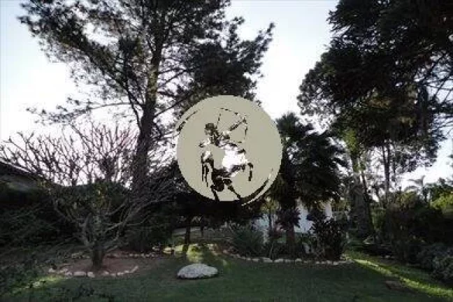 Imagem MARAVILHOSA CASA EM CONDOMINIO FECHADO ESTUDA PERMUTA TOTAL OU PARCIAL.