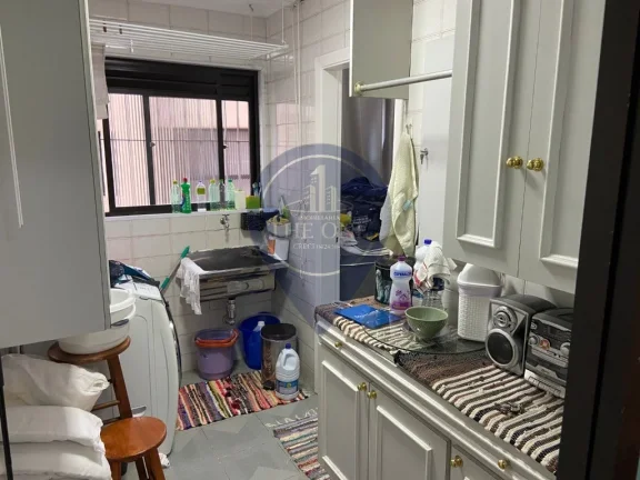 Imagem Apartamento de Luxo no Pacaembu: 3 Quartos, 3 Suítes, 2 Salas, 4 Banheiros e 4 Vagas - 230m² - São Paulo-SP