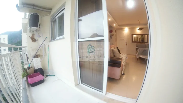 Imagem Apartamento à venda em Rio de Janeiro-RJ, bairro Camorim: 2 quartos, sala, banheiro, vaga de garagem. Confira!