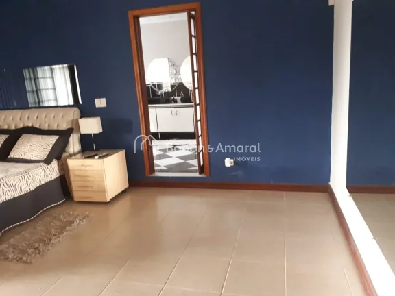 Imagem Casa de Condomínio com 4 Quartos e 4 banheiros à Venda, 270 m²