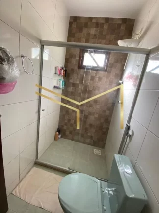 Imagem Casa ideal, para uma familia com dois filhos, ou mais, que gosta de espaço e conforto. Localizada próximo a comércios.