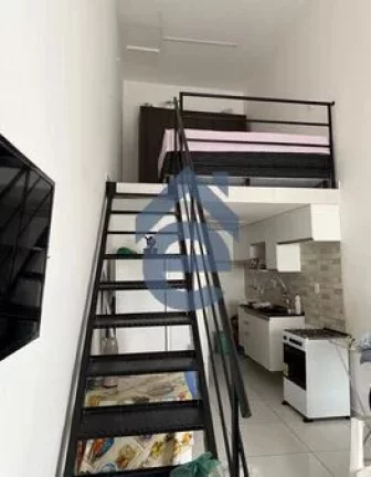 Imagem Casa no Poço, próximo a Praça da Maravilha, com Térreo e Primeiro Piso independe