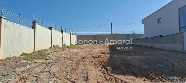 Imagem Excelente lote de esquina, bem localizado e com leve declive, na avenida principal do Condomínio Ar...