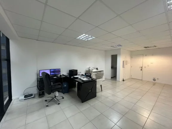 Imagem Sala Comercial para Venda em Florianópolis / SC no bairro Centro