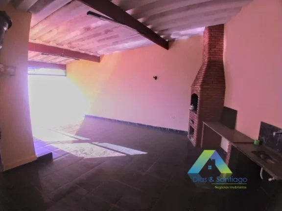 Imagem Lindo sobrado com excelente localização em bairro tranquilo de fácil acesso a comercios e principais avenidas com excelente valor !