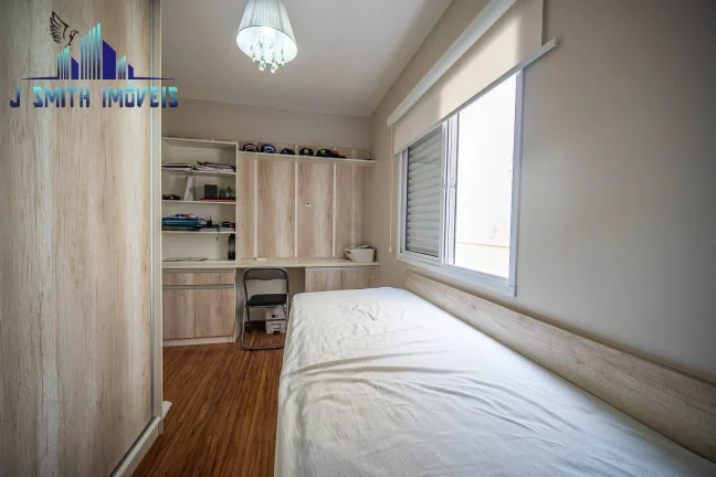 Imagem LINDA CASA COM CORREDOR LATERAL, 3 VAGAS, 3 DORMS, 1 SUÍTE. QUINTAL