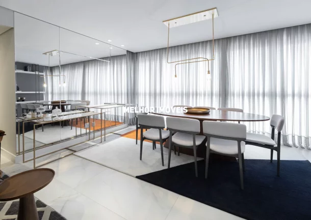 Imagem Apartamento á venda mobiliado decorado com 3 suítes e 3 vagas localizado no Centro de Balneário Camboriú