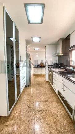 Imagem Apartamento de Luxo no Tatuapé: 3 quartos, 3 suítes, 3 salas, 4 banheiros, 3 vagas de garagem, 224m². Venha conferir!