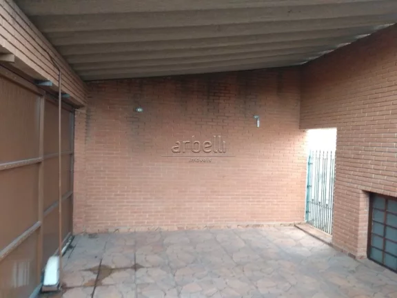 Imagem Casa térrea com 247 metros de área total, 3 dormitórios, 2 banheiros, sala, 1 quarto reversível ...