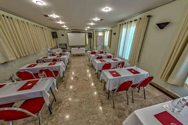 Imagem Flat disponível para locação no Hotel Massis, com 50m², 1 dormitório e 1 vaga de garagem