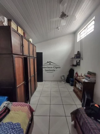 Imagem Casa à venda no bairro Vila Comendador Rodrigues Alves (Pedregulho) - Guaratinguetá/SP