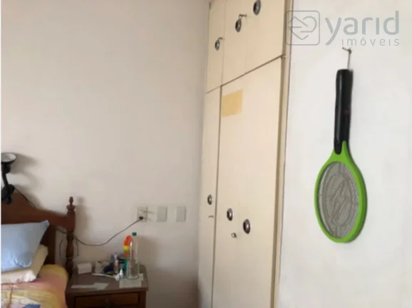 Imagem Imperdível casa à venda no Centro de Jundiaí-SP: 3 quartos, 1 suíte, 2 banheiros, 3 vagas de garagem e 228m² de área!