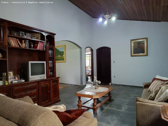 Imagem Casa para Venda em Arujá, Granjas Urupes, 5 dormitórios, 2 suítes, 6 banheiros, 4 vagas
