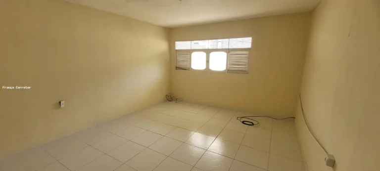 Imagem Casa para Venda em Natal, Barro Vermelho, 6 dormitórios, 1 suíte, 2 banheiros, 6 vagas