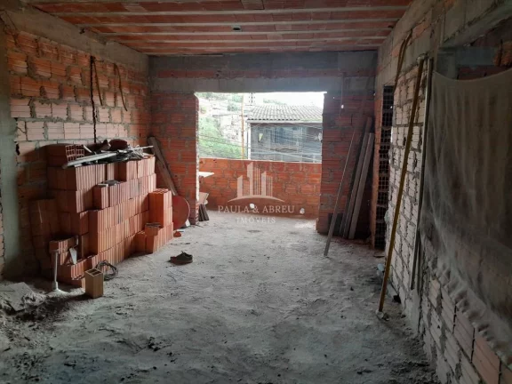 Imagem Casa com 2 Dormitórios, 1 Banheiro, mais 2 Cômodos sem acabamento na Vila Magini, divisa com Jardim Zaíra, Mauá-SP