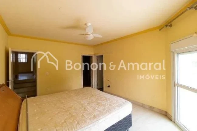Imagem Ãtimo sobrado com 4 quartos sendo 2 suÃ­tes, suÃ­te master com hidromassagem, sala com lareira e pÃ...