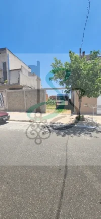 Imagem Venda de terreno no Parque Dom Pedro II, Campinas Terreno plano, murado, localizado na rua principal do bairro. Área útil 200 m² sendo 8 m² de fre