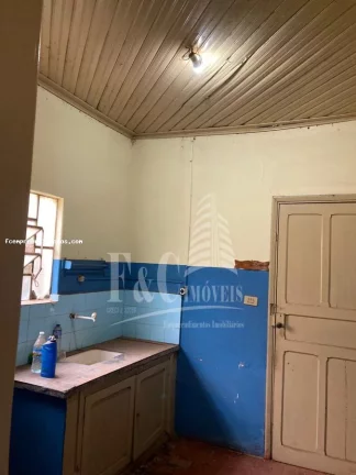 Imagem Casa para Venda em Iracemápolis, Centro, 3 dormitórios, 1 banheiro, 1 vaga