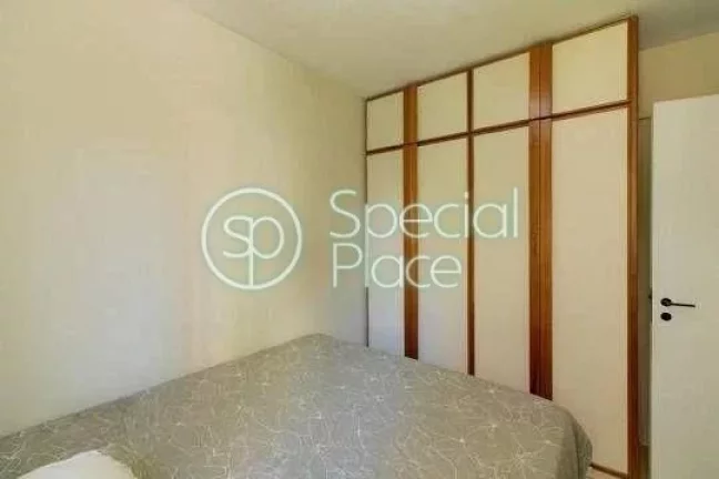 Imagem Moema Pássaros - Ótima localização Apartamento com bastante luz natural, dormitórios e cozinha ...