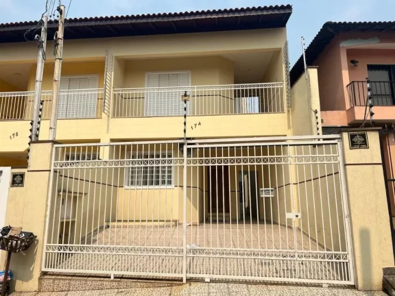 Imagem Sobrado com 3 dormitórios à venda, 170 m² por R$ 750.000,00 - Centro - Ferraz de Vasconcelos/SP