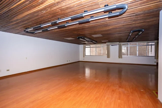 Imagem Conjunto Comercial no Centro