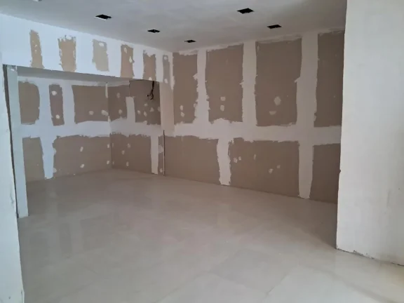 Imagem Loja Comercial para Locação em Rio de Janeiro, Campo Grande, 2 banheiros, 1 vaga
