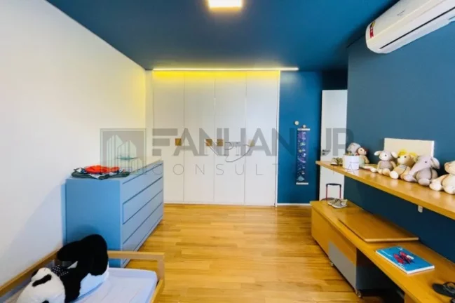 Imagem Venha se encantar com essa incrível cobertura no coração do Itaim Bibi, no Condomínio Edifício Igarapé! Completamente reformada, essa cobertura de 2