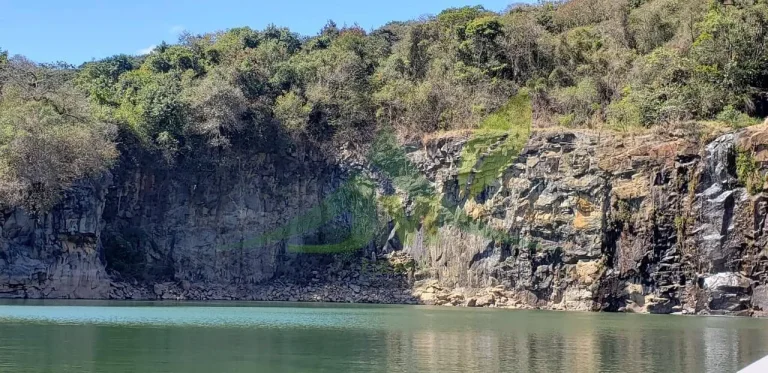 Imagem Espetacular Residência em Condomínio Novo Horizonte, Piracaia-SP