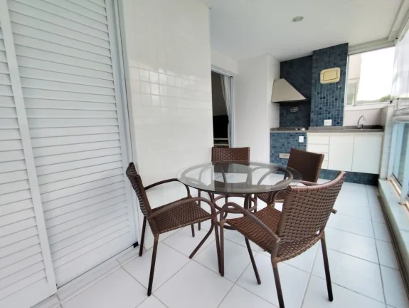 Imagem Apartamento à venda em Riviera de São Lourenço Módulo 08: 2 quartos, 1 suíte, 2 salas, 2 vagas, 80,05m². Varanda gourmet!