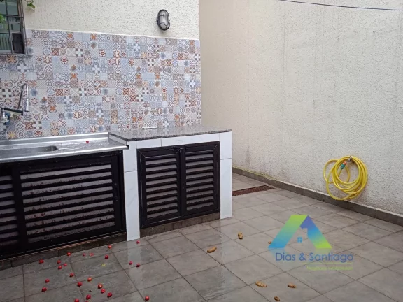 Imagem SOBRADO À VENDA COM 3 DORMITÓRIOS E 2 BANHEIROS NO JARDIM SANTA EMÍLIA!