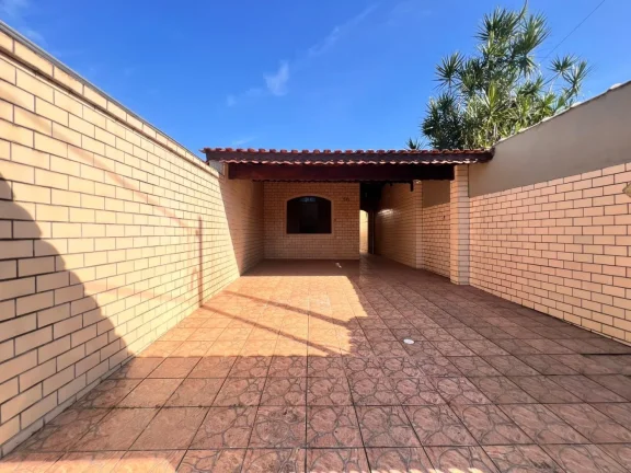 Imagem Casa para Venda em Praia Grande, Maracanã, 2 dormitórios, 1 suíte, 1 banheiro, 4 vagas