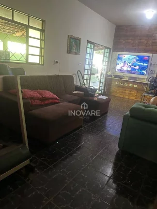 Imagem Casa com 3 dormitórios à venda, 120 m² por R$ 250.000,00 - Jardim Leonora - Itumbiara/GO
