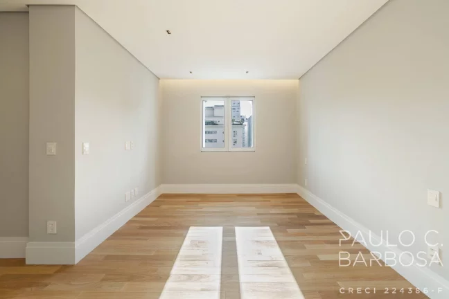 Imagem Jardim América Venda - 3 Suítes - 3 Vagas - 270m² - Reformado