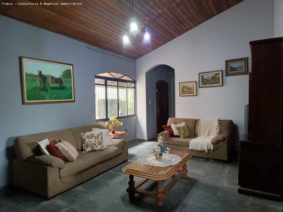 Imagem Casa para Venda em Arujá, Granjas Urupes, 5 dormitórios, 2 suítes, 6 banheiros, 4 vagas