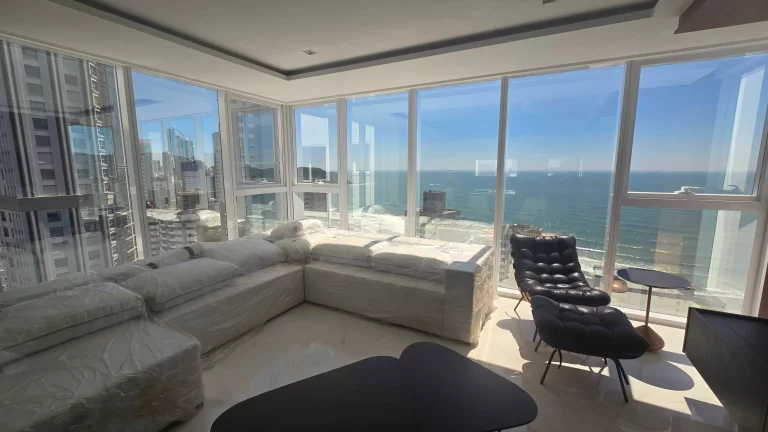 Imagem Apartamento vista mar com 4 suítes e 4 vagas de garagem em Balneário Camboriú/SC