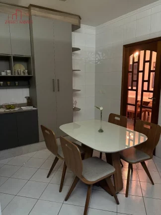 Imagem Oportunidade - Casa com piscina aquecida - 6 Dormitórios.