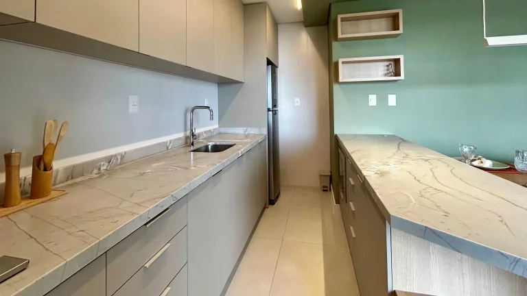 Imagem Duplex mobiliado com 3 dormitórios sendo 1 suíte e 2 vagas, 100m da praia de Gravatá Navegantes/SC
